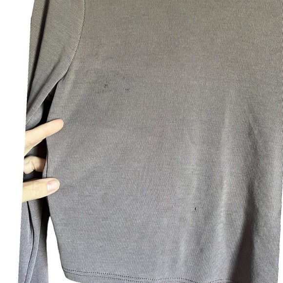 Women's Cropped Long Sleeve Open Back Rib Knit Size M Medium Gray Beige Crop Top - Picture 10 of 13